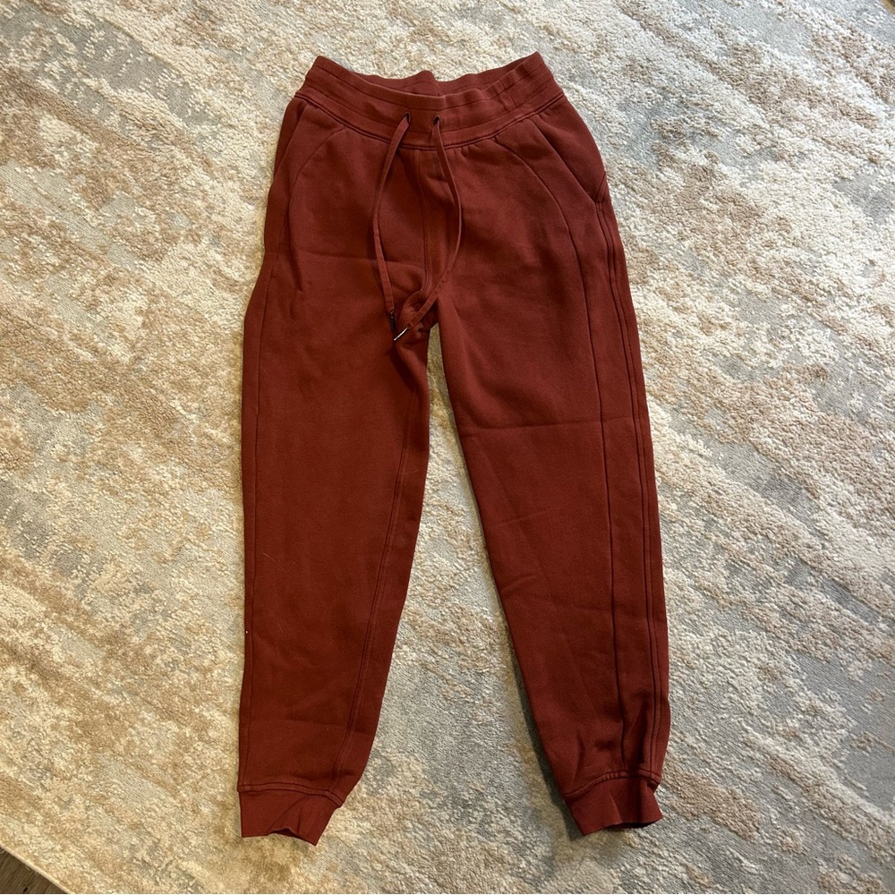 Lululemon Scuba Joggers size 4